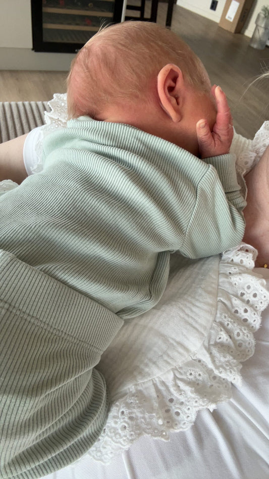 Baby og Amma of Norway gulpeklut