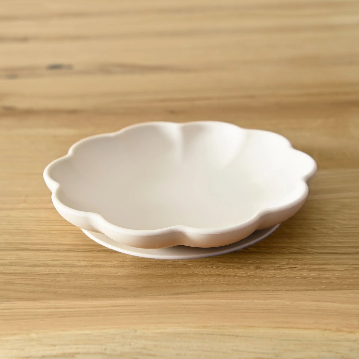 Poppy plate cream
